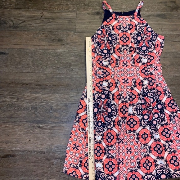 Vince Camuto size 6 stunning sleeveless dress - Picture 4 of 6